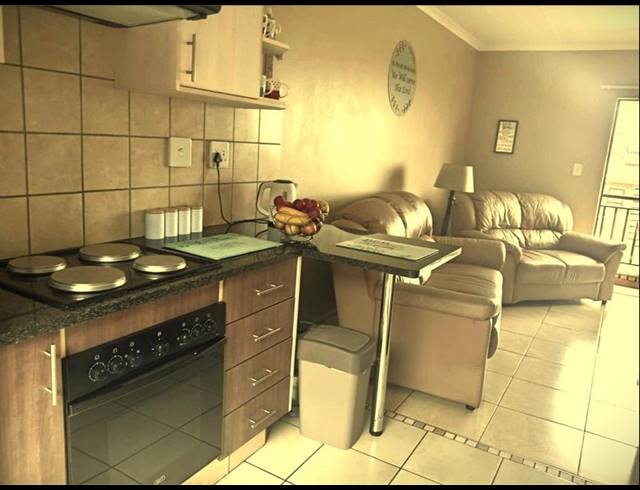 2 BEDROOM TOWNHOUSE FOR SALE IN PRIMROSE HILL